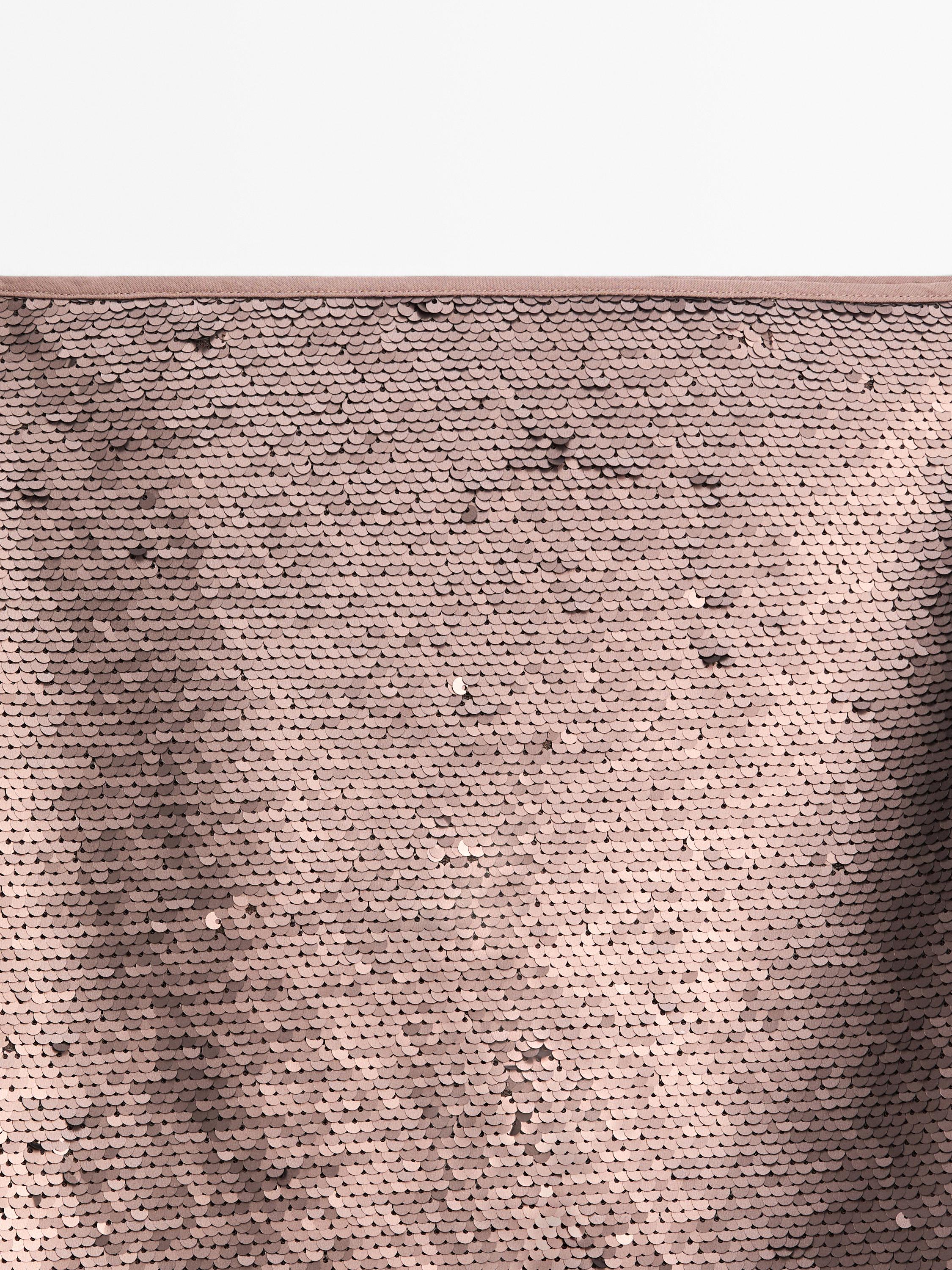 Short matte sequinned skirt